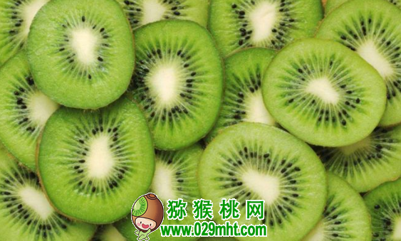 晚饭后吃一个PG国际猕猴桃,对身体有几大好处,男女不可错过