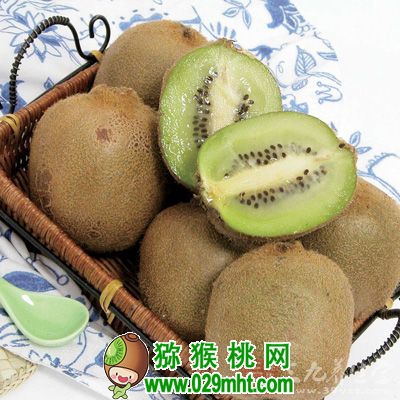体型饱满、无伤无病的果较好,靠近一端的部位透出隐约绿色者最好 体型饱满、无伤无病的果较好,靠近一端的部位透出隐约绿色者最好
