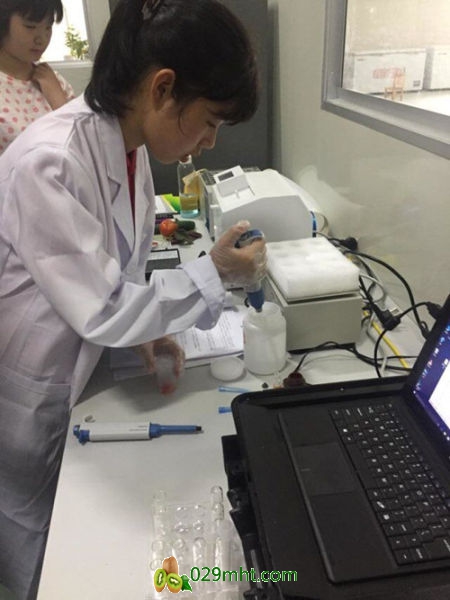 学生体验检测设备。由校方供图 学生体验检测设备。由校方供图